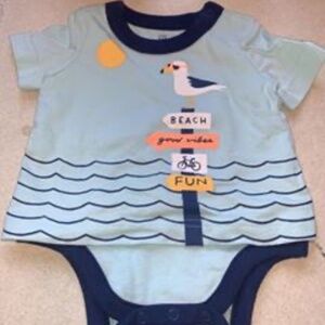 baby gap 0-3m euc short sleeve bodysuit